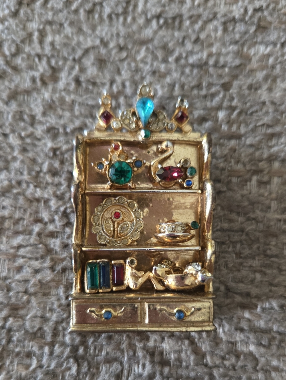 Coro Pegasus Katz Welsh Dresser Csbinet Vintage Figural Pin Brooch.